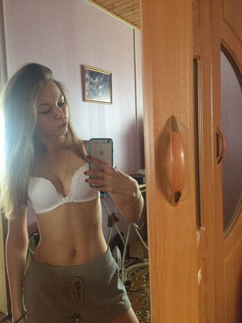 Crystallandysh page leaked private photo uncensored HD quality