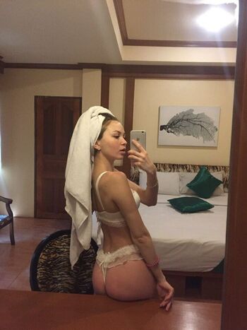 Crystallandysh page leaked private photo uncensored HD quality