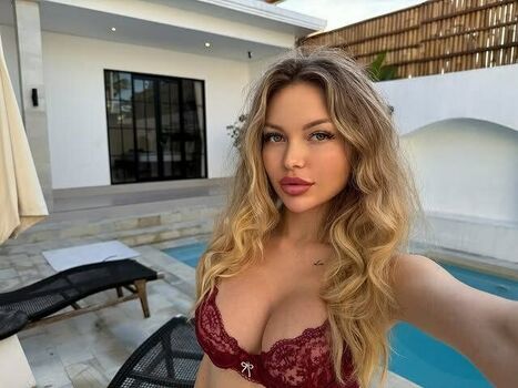 Crystallandysh page leaked private photo uncensored HD quality