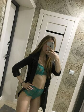 Crystallandysh page leaked private photo uncensored HD quality