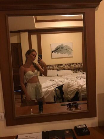 Crystallandysh page leaked private photo uncensored HD quality