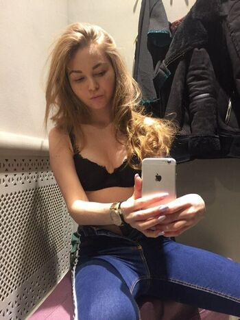 Crystallandysh page leaked private photo uncensored HD quality