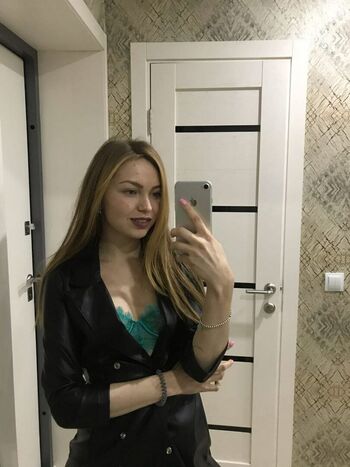 Crystallandysh page leaked private photo uncensored HD quality