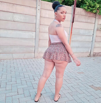 Curlyjulz leaked private photo uncensored HD quality