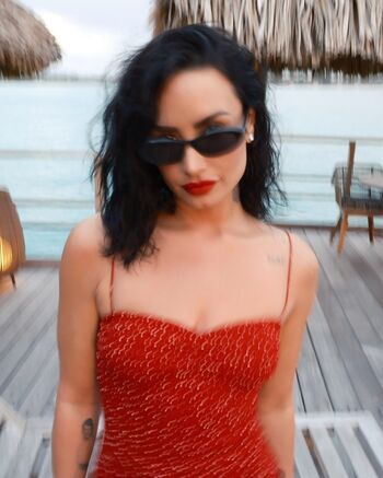 Demi lovato page leaked private photo uncensored HD quality