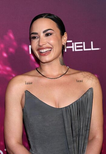 Demi lovato page leaked private photo uncensored HD quality