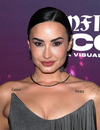 Demi lovato page leaked private photo uncensored HD quality