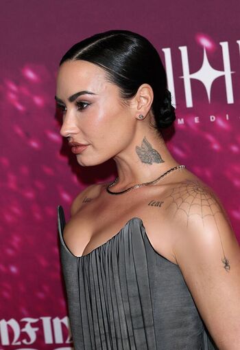 Demi lovato page leaked private photo uncensored HD quality