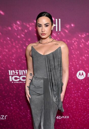 Demi lovato page leaked private photo uncensored HD quality