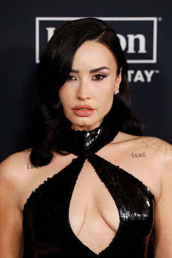 Demi lovato page leaked private photo uncensored HD quality