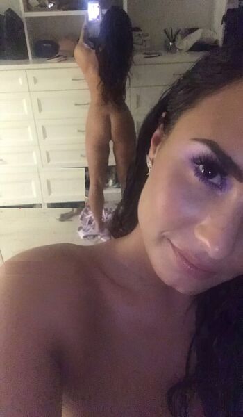 Demi lovato page leaked private photo uncensored HD quality