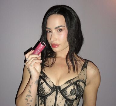 Demi lovato page leaked private photo uncensored HD quality
