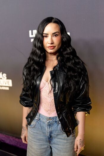 Demi lovato page leaked private photo uncensored HD quality