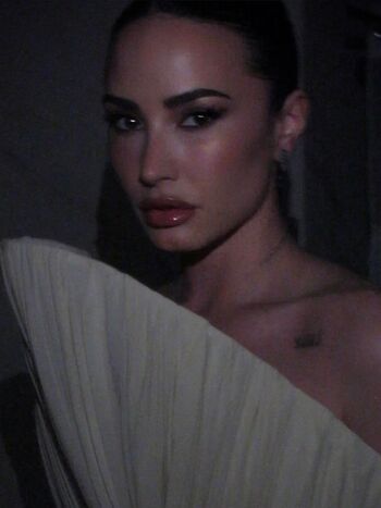 Demi lovato page leaked private photo uncensored HD quality