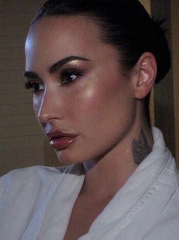 Demi lovato page leaked private photo uncensored HD quality