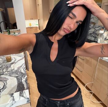 Dua lipa  page leaked private photo uncensored HD quality