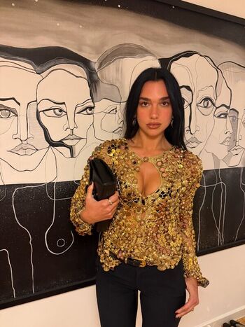 Dua lipa  page leaked private photo uncensored HD quality