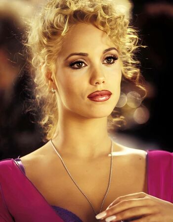Elizabeth berkley leaked private photo uncensored HD quality