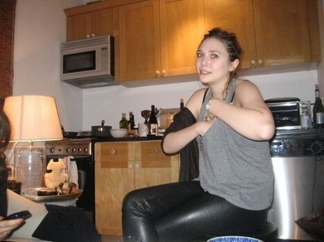 Elizabeth olsen  page leaked private photo uncensored HD quality