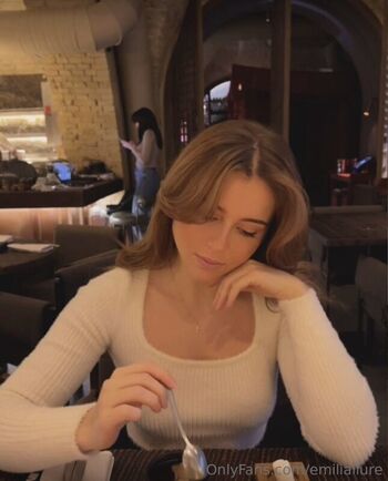 Emiliallure  page leaked private photo uncensored HD quality