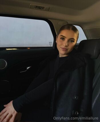 Emiliallure  page leaked private photo uncensored HD quality