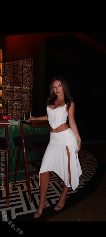 Emiliia ar leaked private photo uncensored HD quality