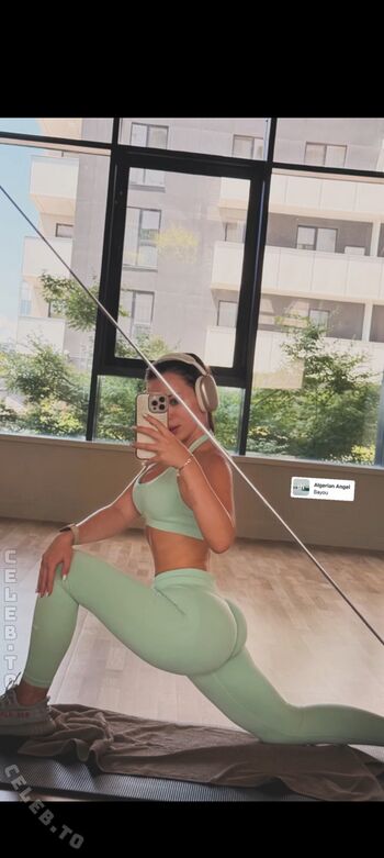 Emiliia ar leaked private photo uncensored HD quality