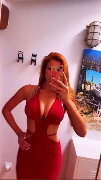 Emily deyt aysage  page leaked private photo uncensored HD quality