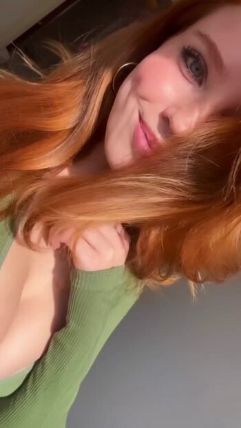 Emily deyt aysage  page leaked private photo uncensored HD quality