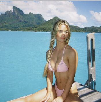 Emily elizabth leaked private photo uncensored HD quality