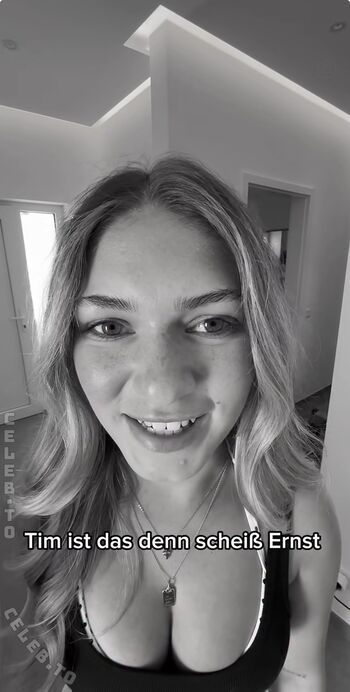 Emilylior page leaked private photo uncensored HD quality