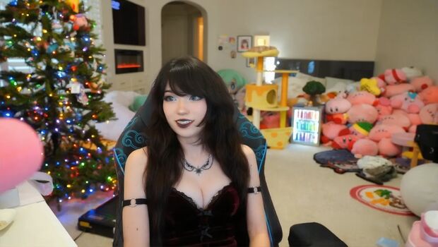 Emiru  page leaked private photo uncensored HD quality