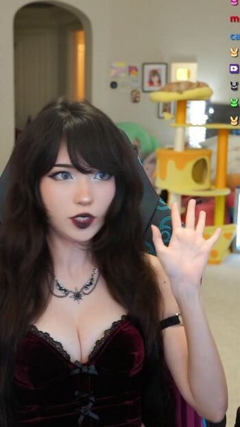 Emiru  page leaked private photo uncensored HD quality