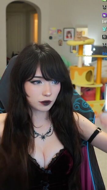 Emiru  page leaked private photo uncensored HD quality