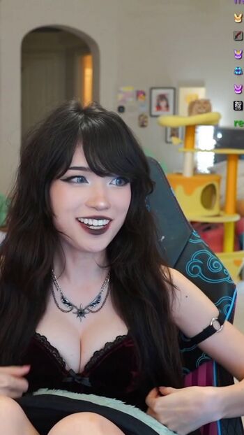 Emiru  page leaked private photo uncensored HD quality