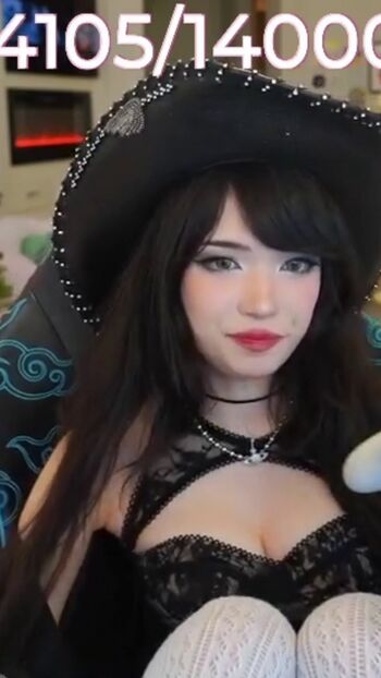 Emiru  page leaked private photo uncensored HD quality