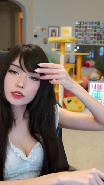 Emiru  page leaked private photo uncensored HD quality