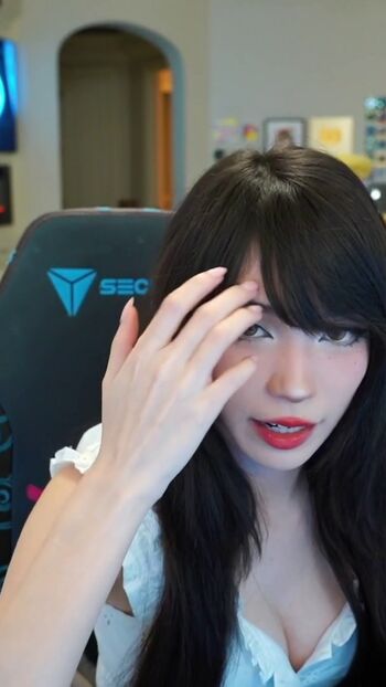 Emiru  page leaked private photo uncensored HD quality