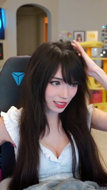 Emiru  page leaked private photo uncensored HD quality