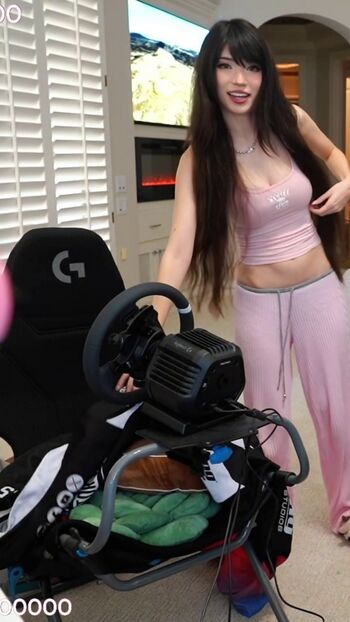 Emiru  page leaked private photo uncensored HD quality