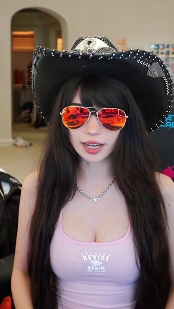 Emiru  page leaked private photo uncensored HD quality