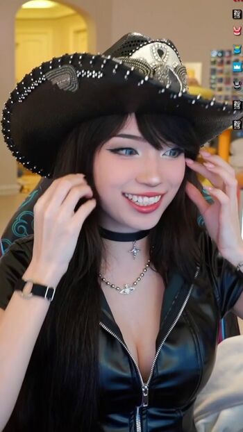 Emiru  page leaked private photo uncensored HD quality