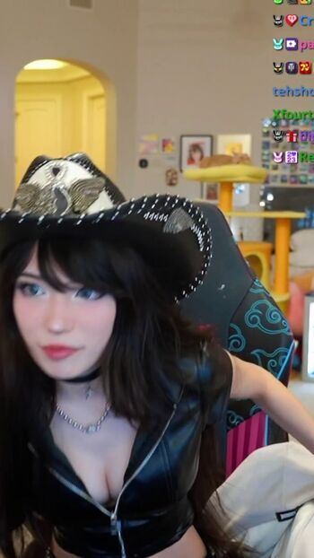 Emiru  page leaked private photo uncensored HD quality