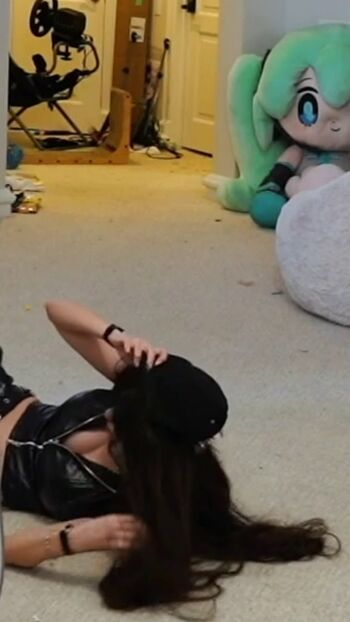 Emiru  page leaked private photo uncensored HD quality