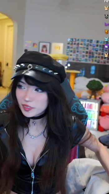 Emiru  page leaked private photo uncensored HD quality