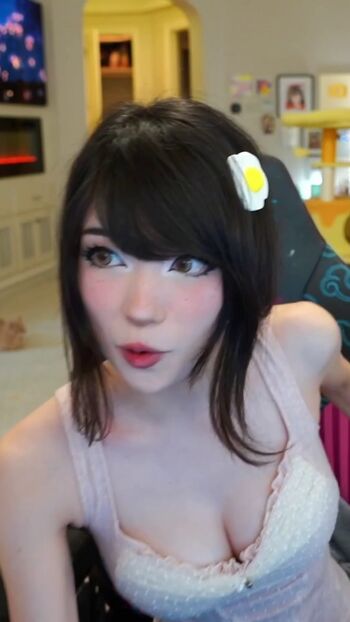 Emiru  page leaked private photo uncensored HD quality