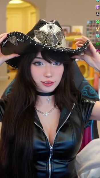 Emiru  page leaked private photo uncensored HD quality