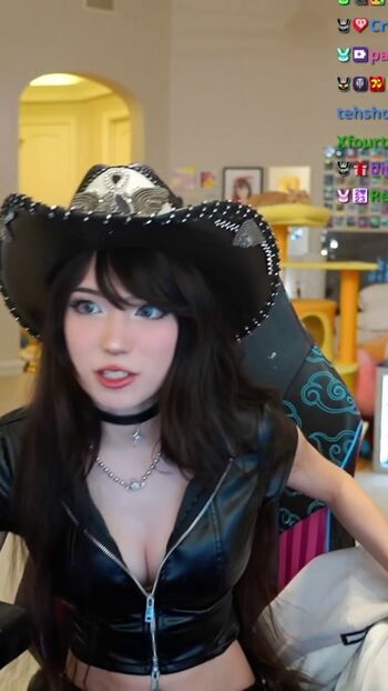 Emiru  page leaked private photo uncensored HD quality