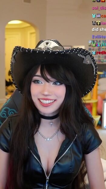 Emiru  page leaked private photo uncensored HD quality