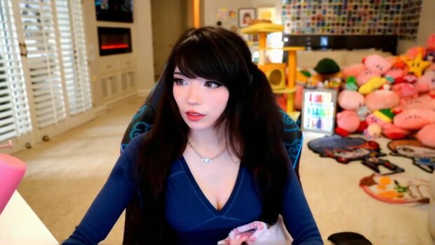 Emiru  page leaked private photo uncensored HD quality